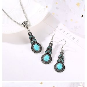 Gorgeous Blue Crystal turquoise necklace earring set